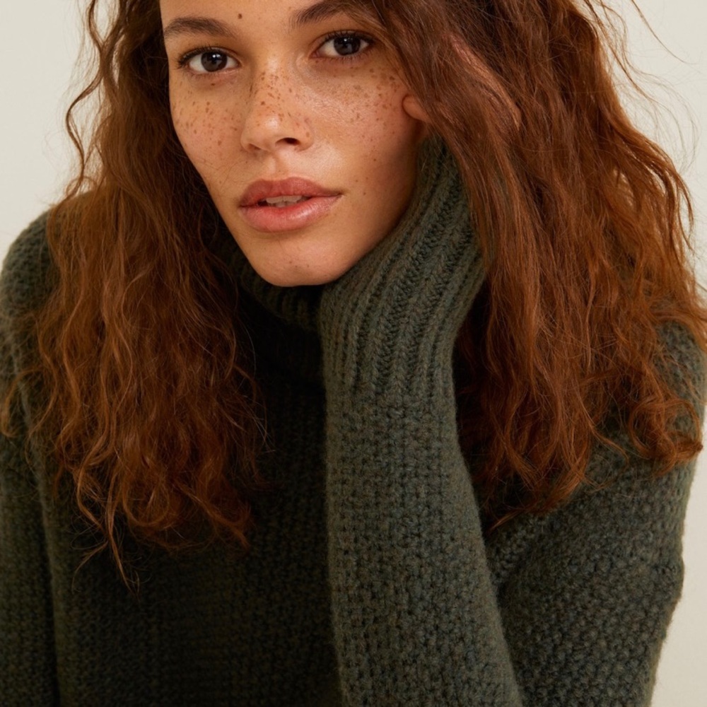 Recycled polyester sweater